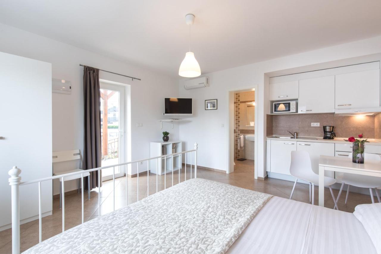 Apartmani Laura Krk Krk Town Εξωτερικό φωτογραφία
